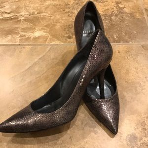 Stuart Weitzman size 9 pumps